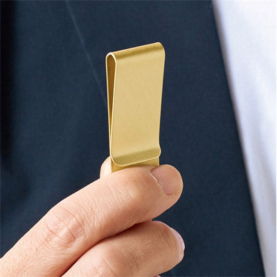 金色のマネークリップ