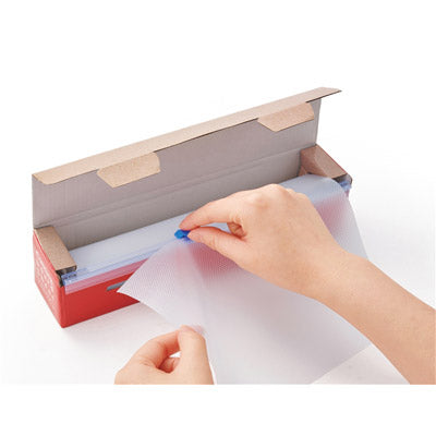 スライドで簡単カット！よごれを防ぐまな板シート