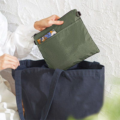 デイタフ・テントクロスポケット付きサコッシュ（撥水加工）（カーキ）