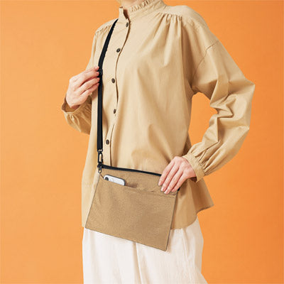 デイタフ・テントクロスポケット付きサコッシュ（撥水加工）（ベージュ）