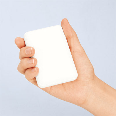 軽量小型 急速充電モバイルバッテリー10000（ホワイト）